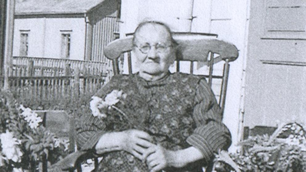 Henrika firar sin 75-års dag på Alexandersgatan 36.